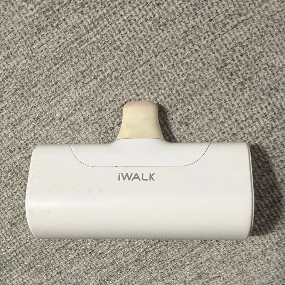 iWALK White Portable Charger y.